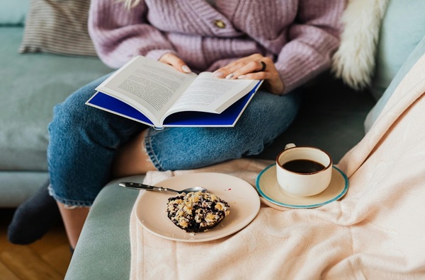 Barbara liebt Geschichten – und teilt diese Freude gerne